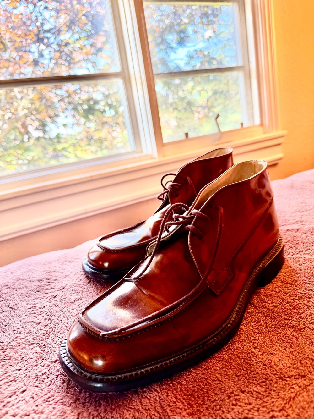 Men's Brown Leather Chukka Boots: very little wear- real Italian craftsmanship